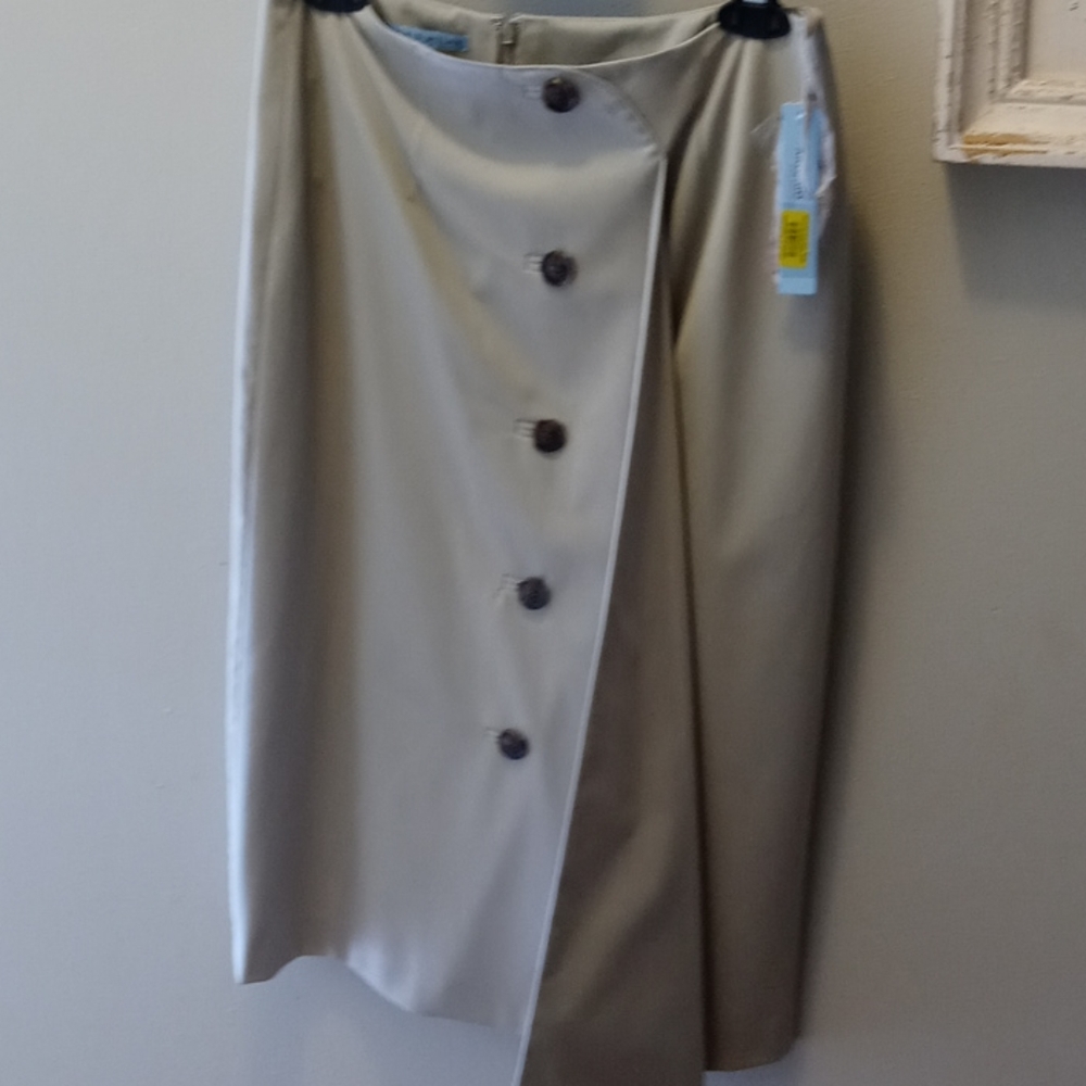 Below the knee business casual skirt.
